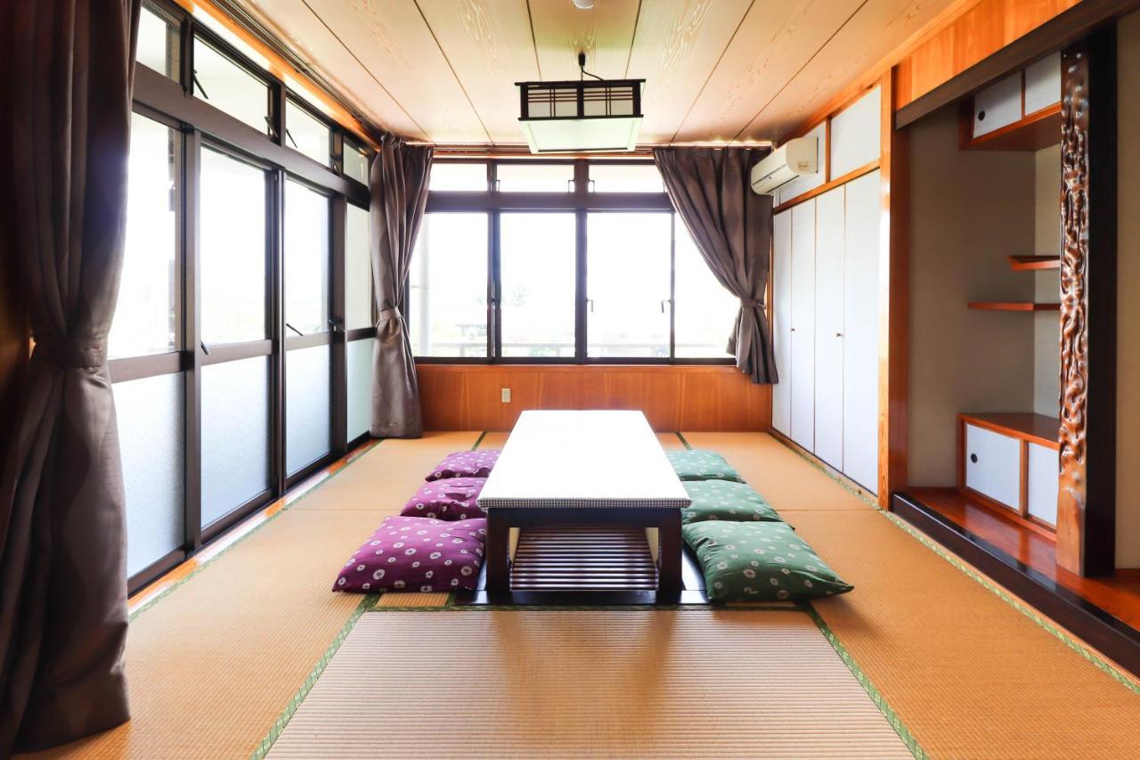 Condominium Hotel Mihama Upi Chatan Zewnętrze zdjęcie